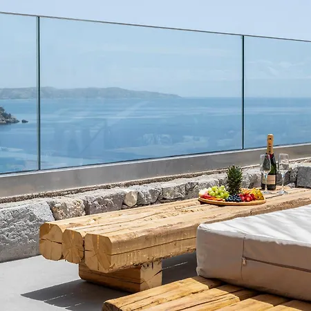 Mousonas Luxury Living شقة