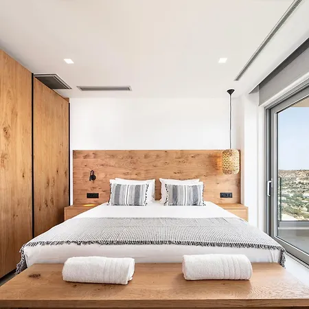Mousonas Luxury Living شقة