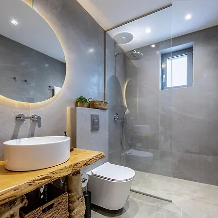 Mousonas Luxury Living *