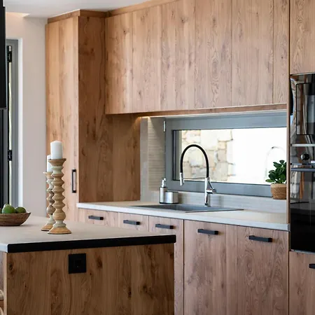 Mousonas Luxury Living *